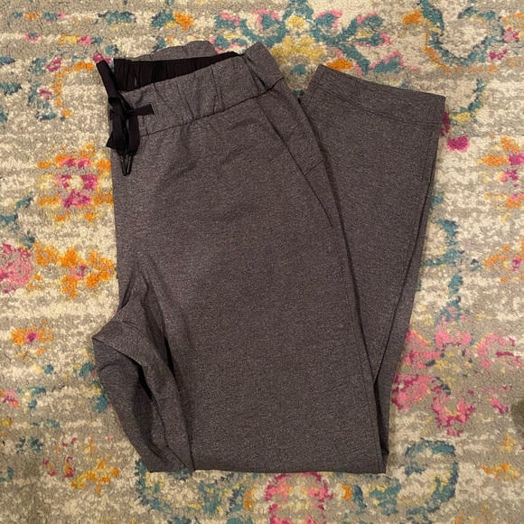 Lululemon on the fly pant 7/8 - Picture 1 of 6